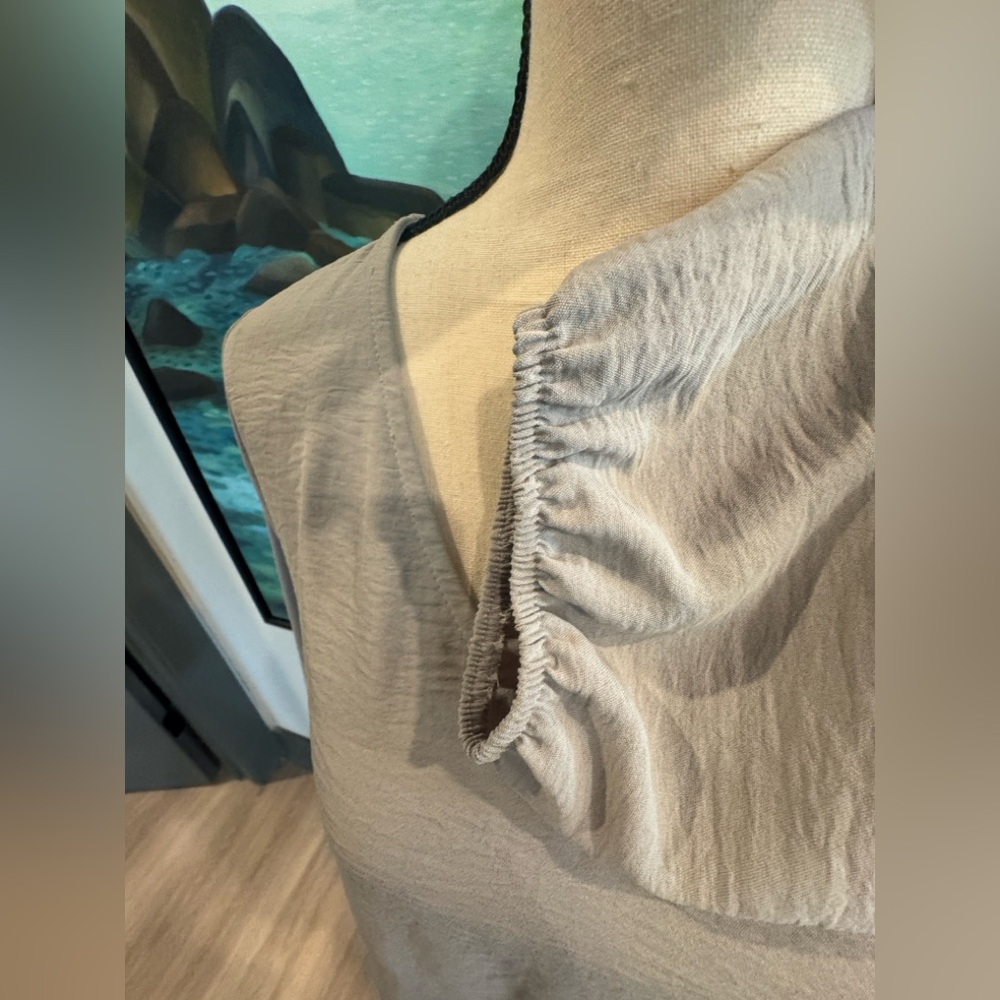 Relaxed Ribbed Gray Long Sleeve Blouse - Picture 3 of 7